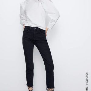 HI RISE SLIM FIT JEANS